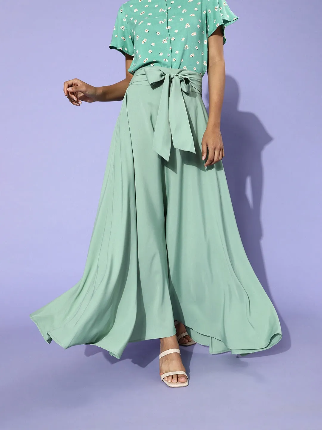 Berrylush Women Solid Light Green Flared Waist Tie-up Maxi Skirt