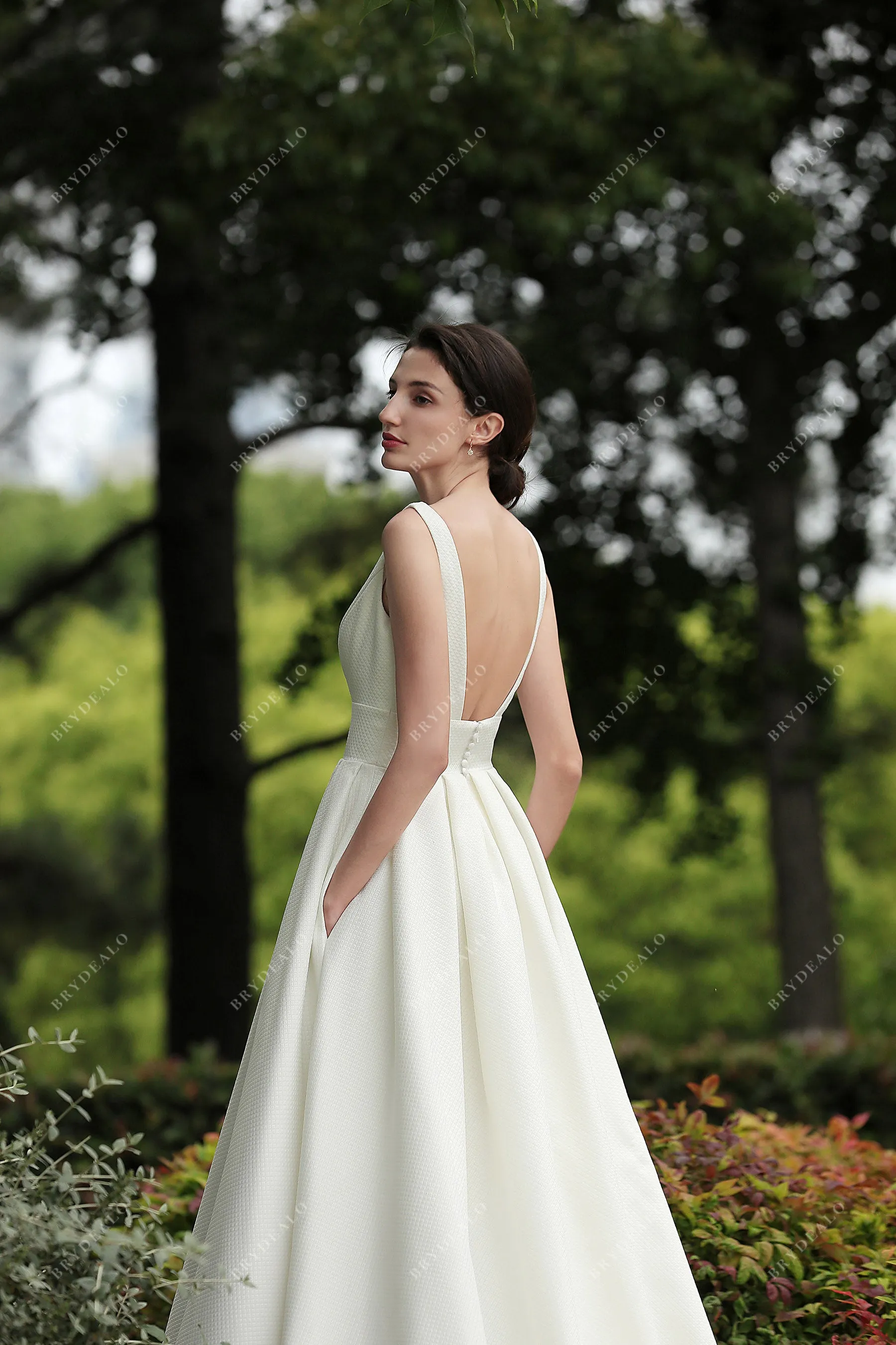 Elegant Textured Wedding Dress with Pockets