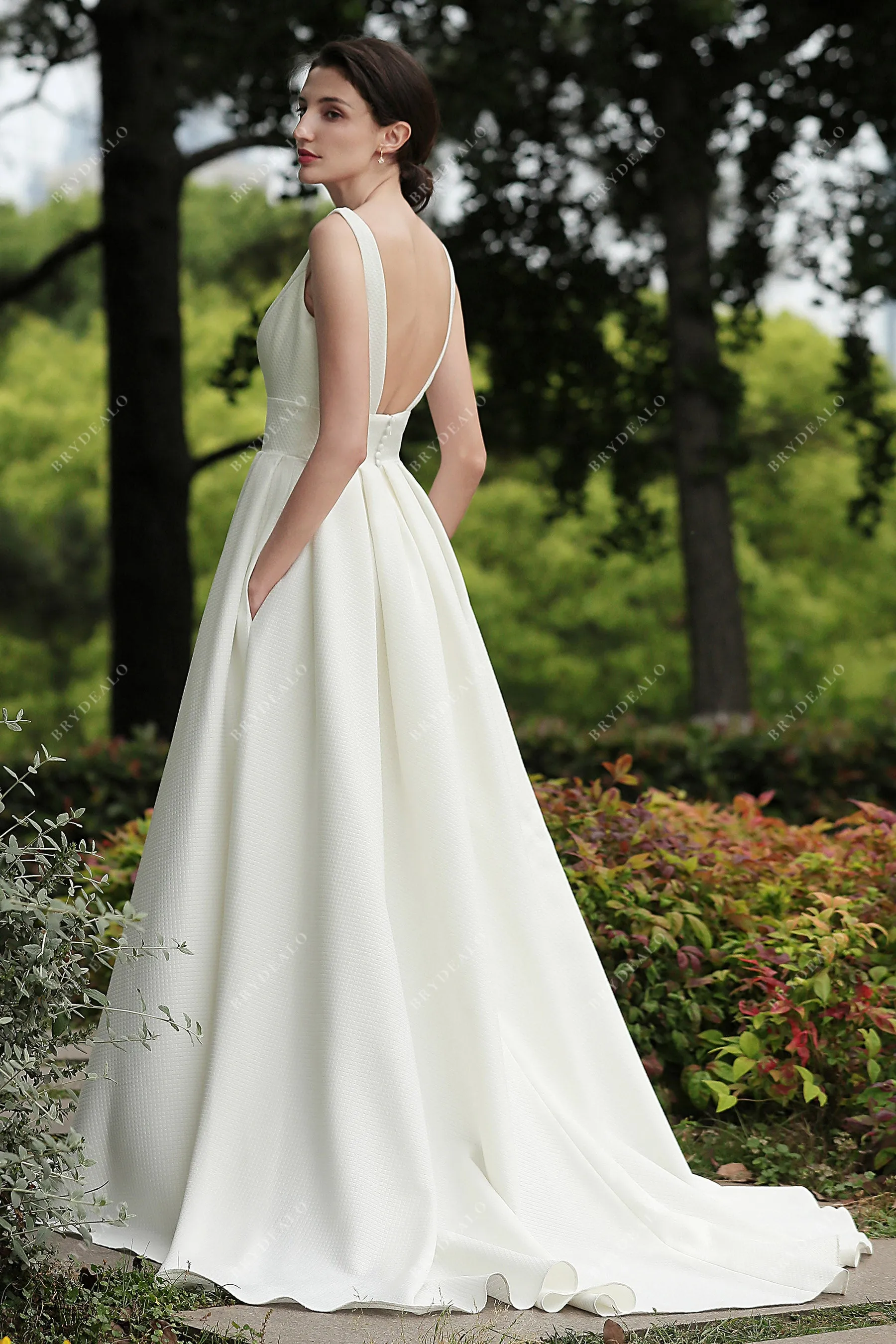 Elegant Textured Wedding Dress with Pockets